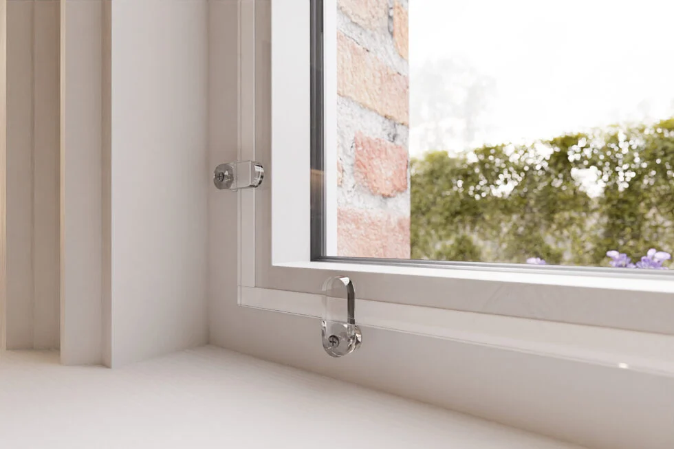 Secondary-glazing-with-clips-close-up-980x653