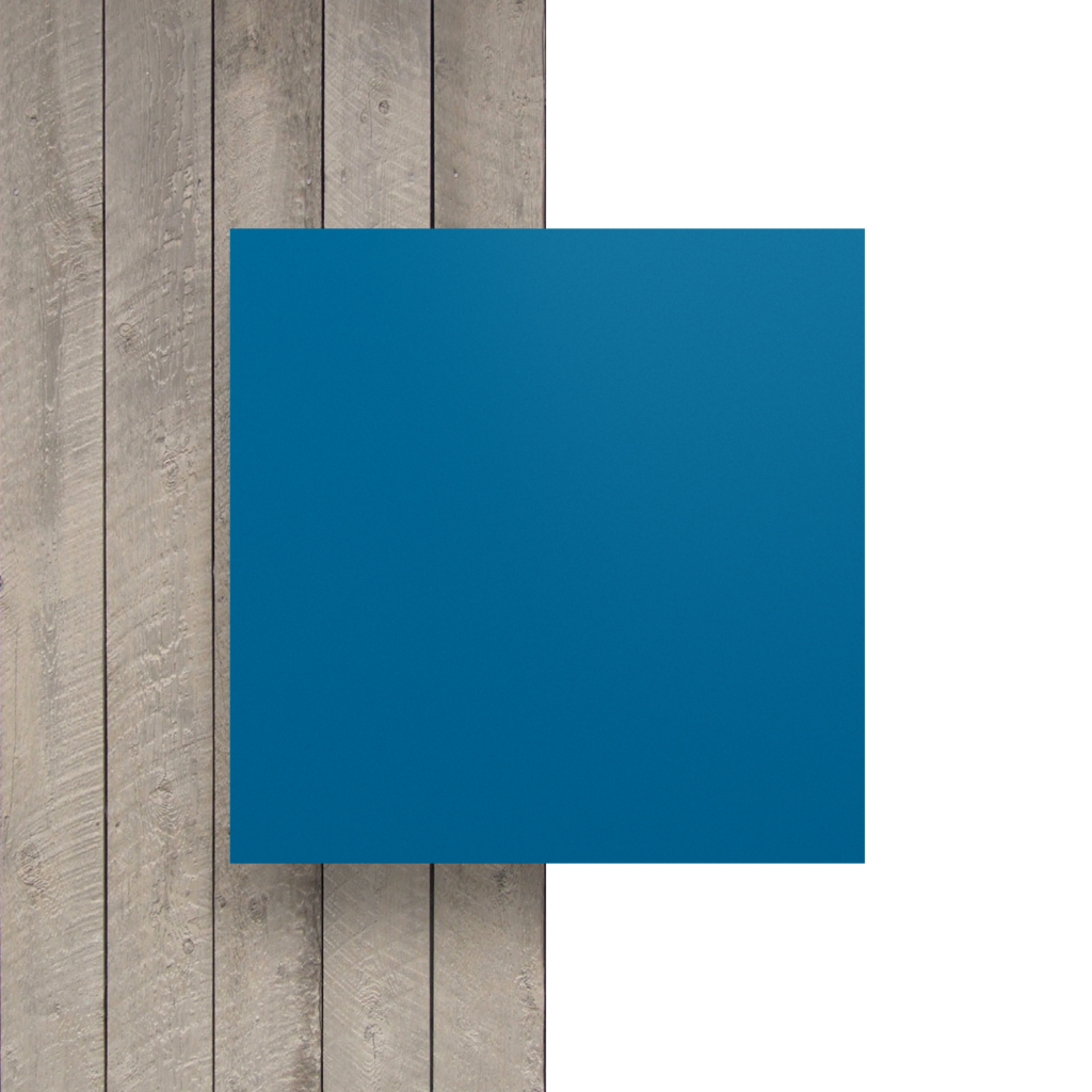 Płyta plexi na litery w kolorze niebieski drogowy - Widok z przodu